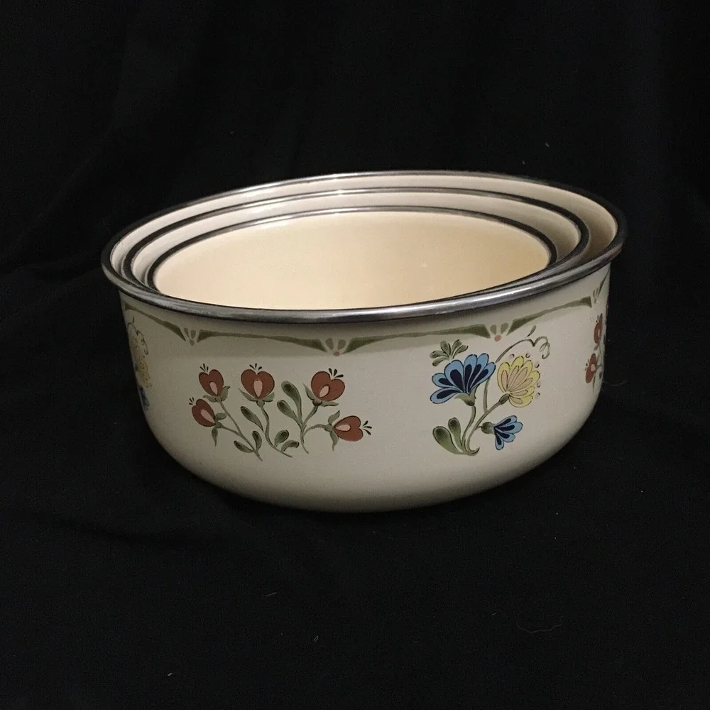 Vintage JC Penney's Kobe Kitchen Floral Enamel Metal Mixing Nesting Bowls
